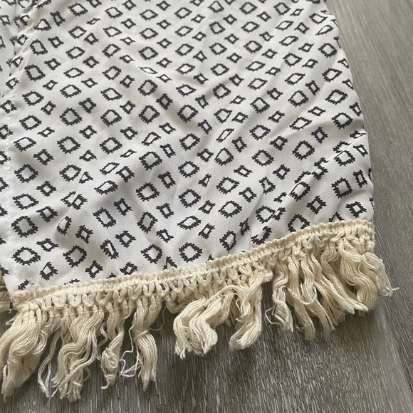 Geometric Fringe Cardigan - Picture 2 of 2